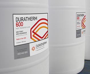 Vaten met niet giftige thermische vloeistof Duratherm 600.